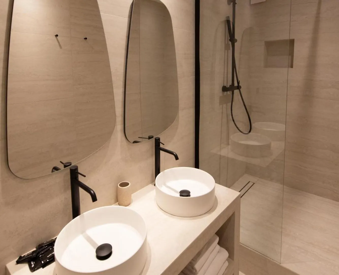 Basfroi Cosy Apartment 1 Paris France
