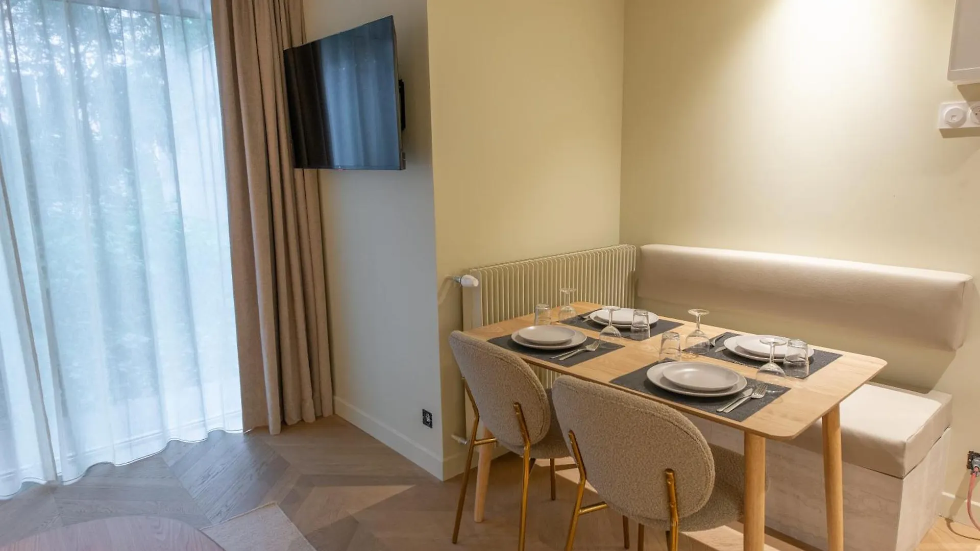 Basfroi Cosy Apartment 1 Paris